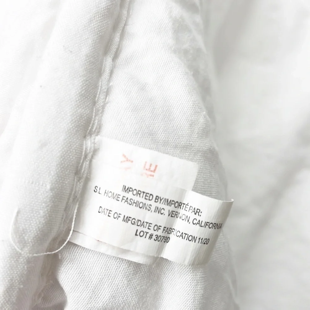 White ruffle baby blanket